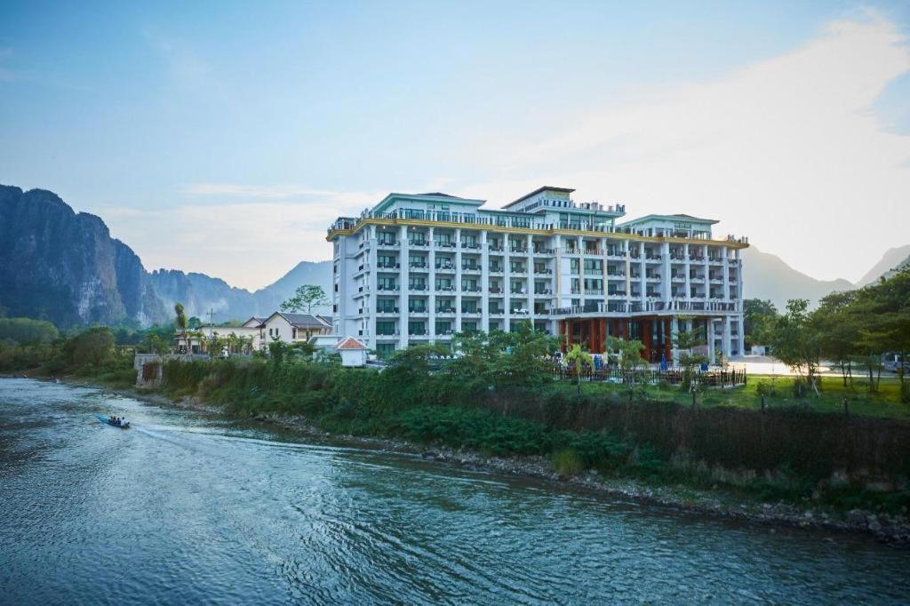Thavisouk Riverside Hotel Vang Vieng Eksteriør billede