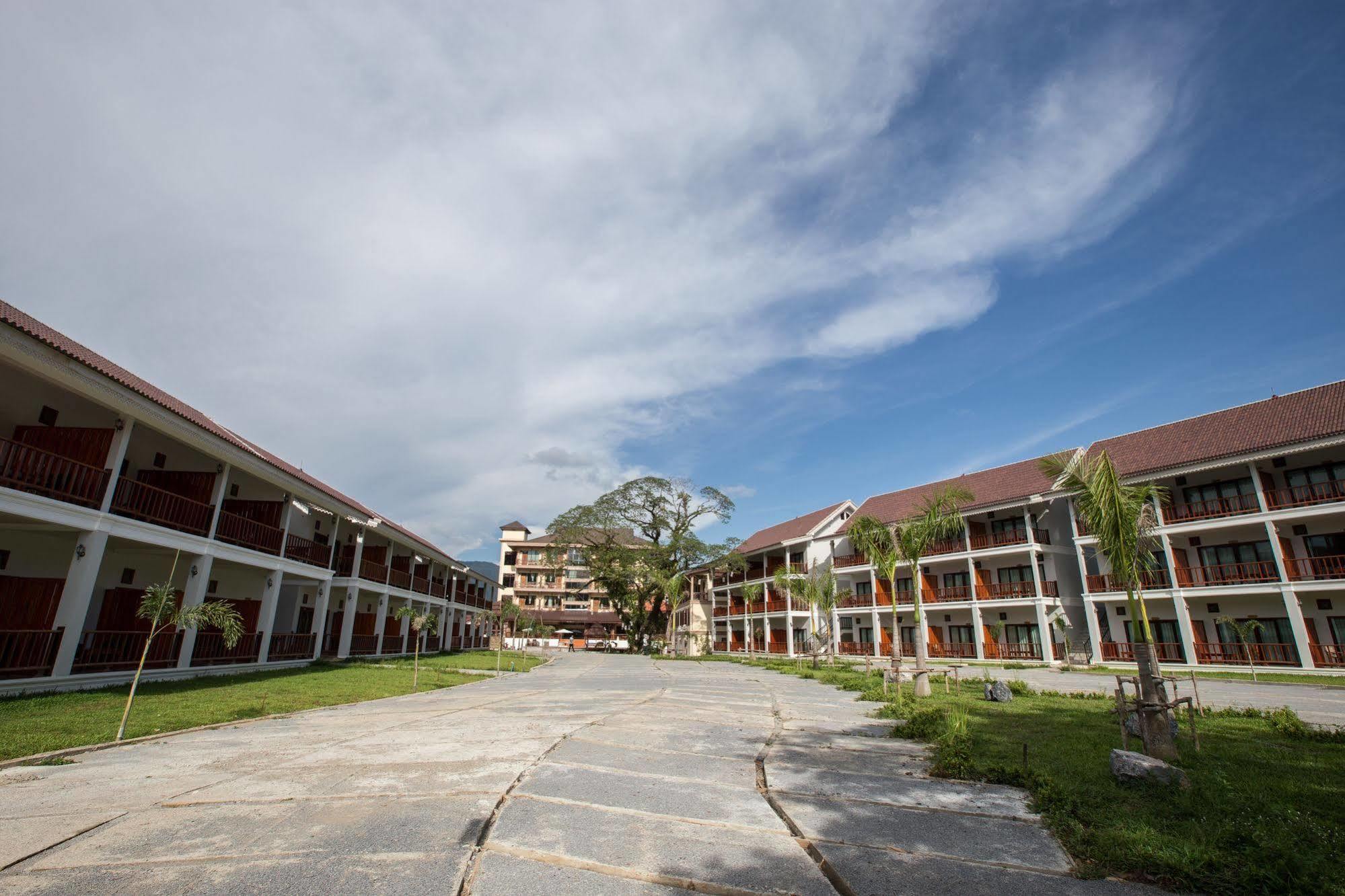 Thavisouk Riverside Hotel Vang Vieng Eksteriør billede